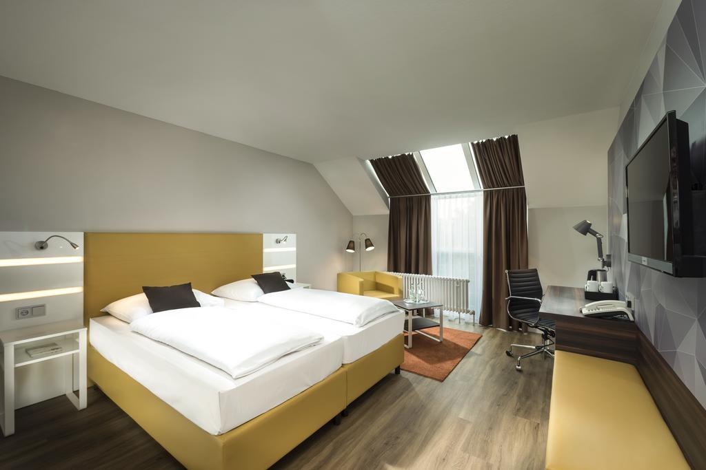 Western Hotel 4*